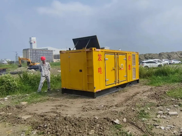 深圳200KW柴油发电机机组每小时的油耗量受哪些因素影响?